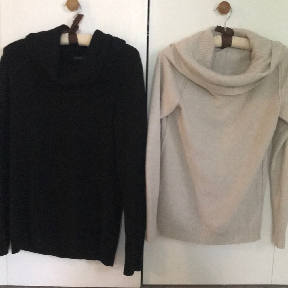 2 Banana Republic sweaters